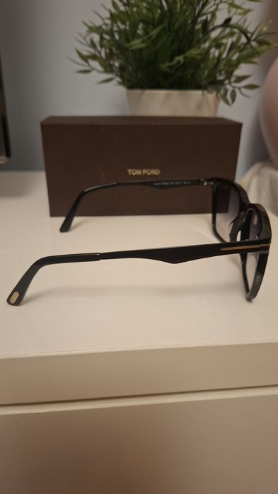 vendo óculos Tom Ford modelo garret TF862 01B