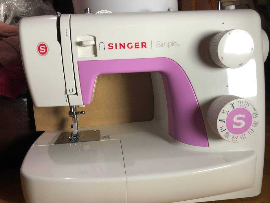 Швейна машина Singer Simple 3223