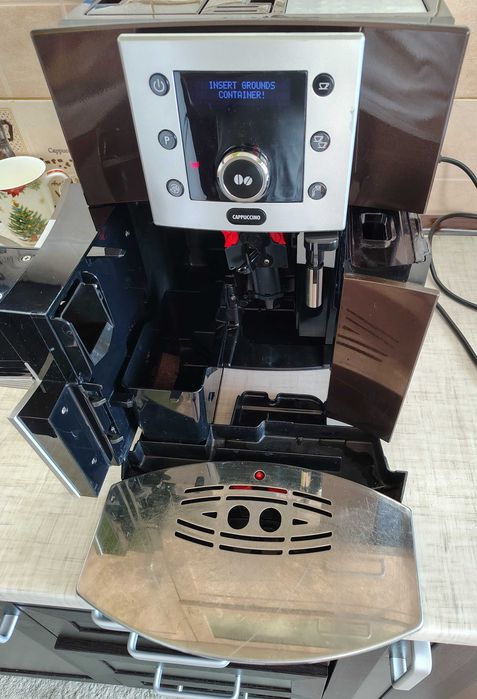 Кавомашина DELONGHI ESAM 5500 кавоварка
