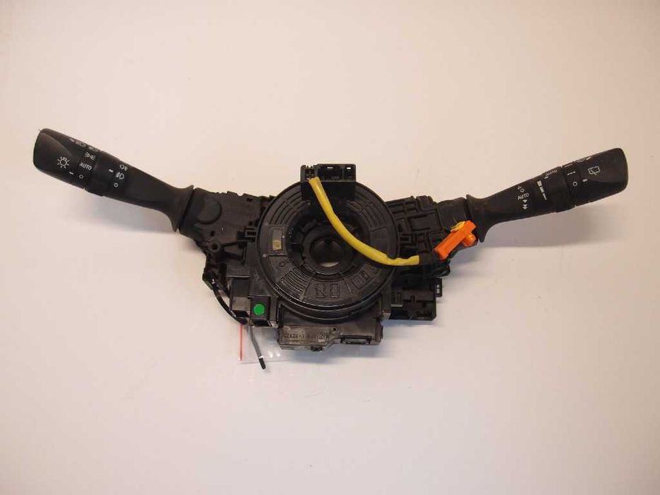 Przełączniki pod kierownice Toyota Auris E18 1.8 hybrid 2013r.