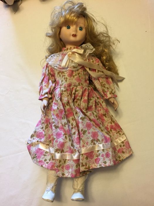 Bonecas de Porcelana c/ s/ suporte