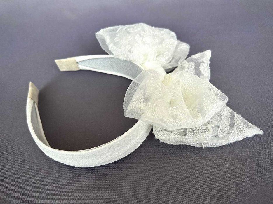 Bandolete artesanal com laço