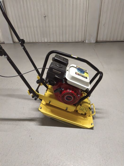 Placa compactadora Vibratória 65kg motor 7.0CV