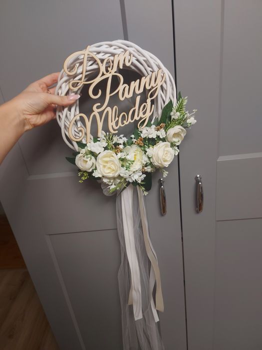 Wianki na drzwi, Dom Panny Młodej, Dom Pana Młodego