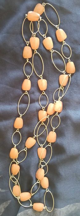 Conjunto colar comprido (1,50m) e brincos nude / pêssego