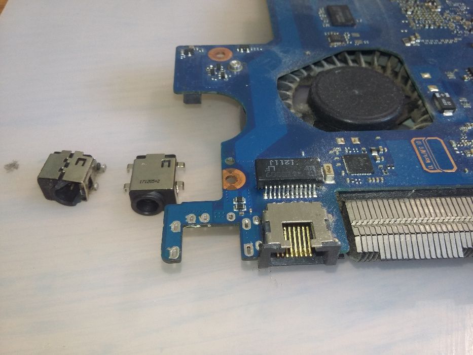 SERWIS PC Laptopy Telefony Tablety Montaż Monitoringu Konsole Xbox PS4