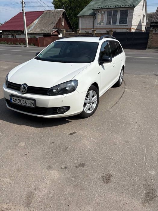 Автомобіль Volkswagen Golf