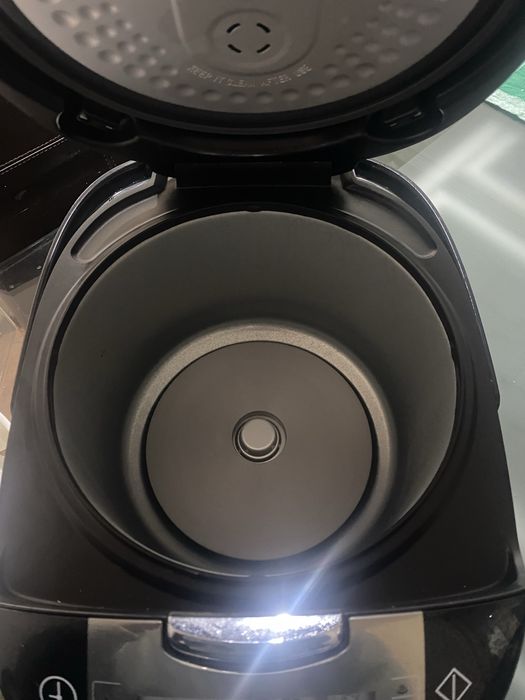 Robô de cozinha marca Russell Hobbs, novo