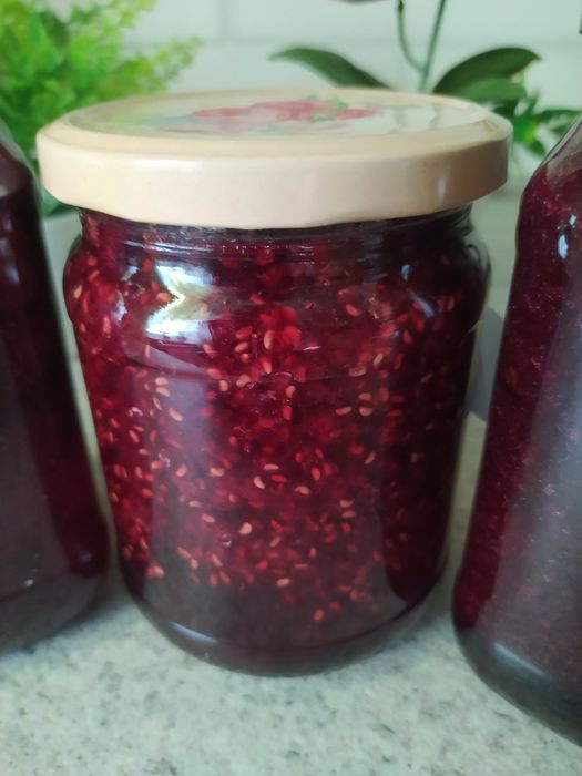 Джем з чорної смородини, варення з полуниці та малини