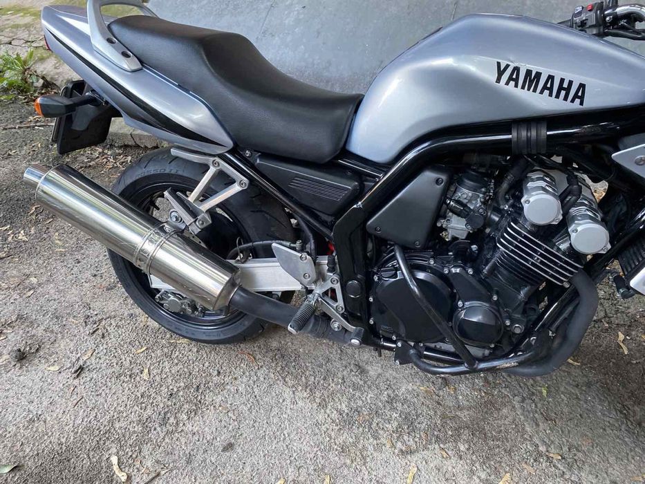 Yamaha FZS 600 Fazer