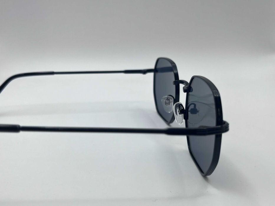 Czarne okulary przeciwsłoneczne z granatowe uniseks geometryczne