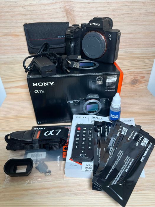 Sony ILCE-7M3 - Sony Alpha 7 III + acessórios adicionais