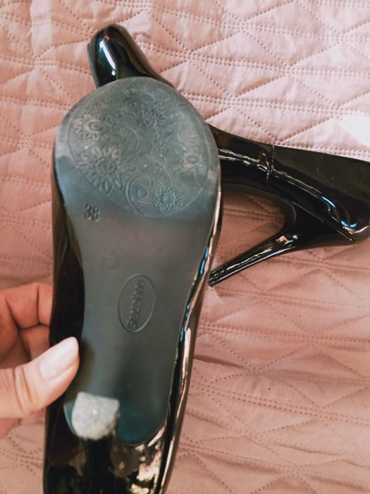 Szpilki, lakierki, czarne