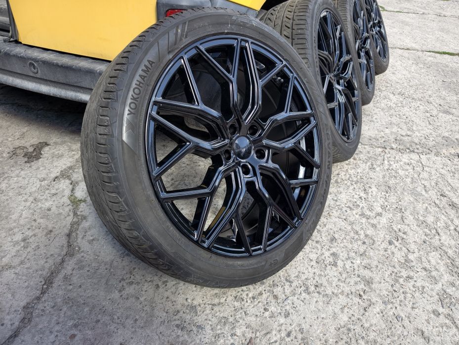 Колеса в зборі Tesla Model Y R20 235/40 Yokohama+ диски Liquid Metal