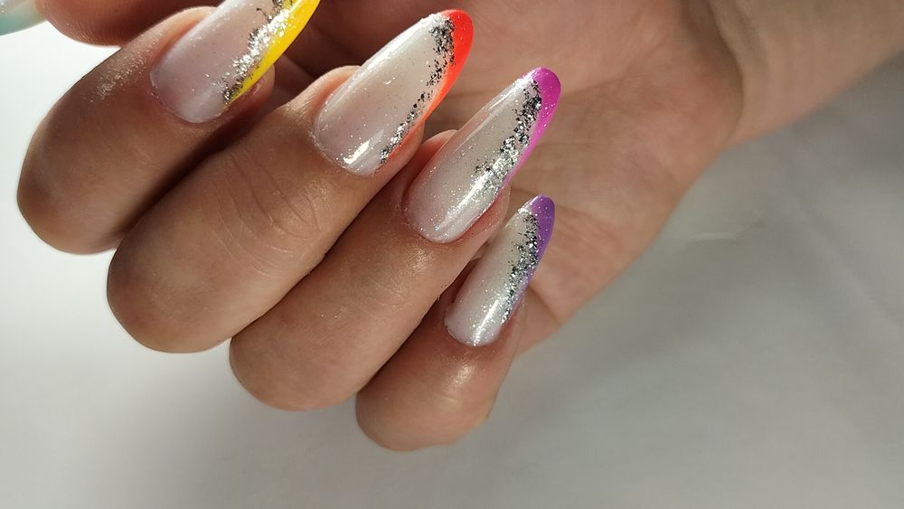 Курси манікюру, педикюру /нарощування нігтів/