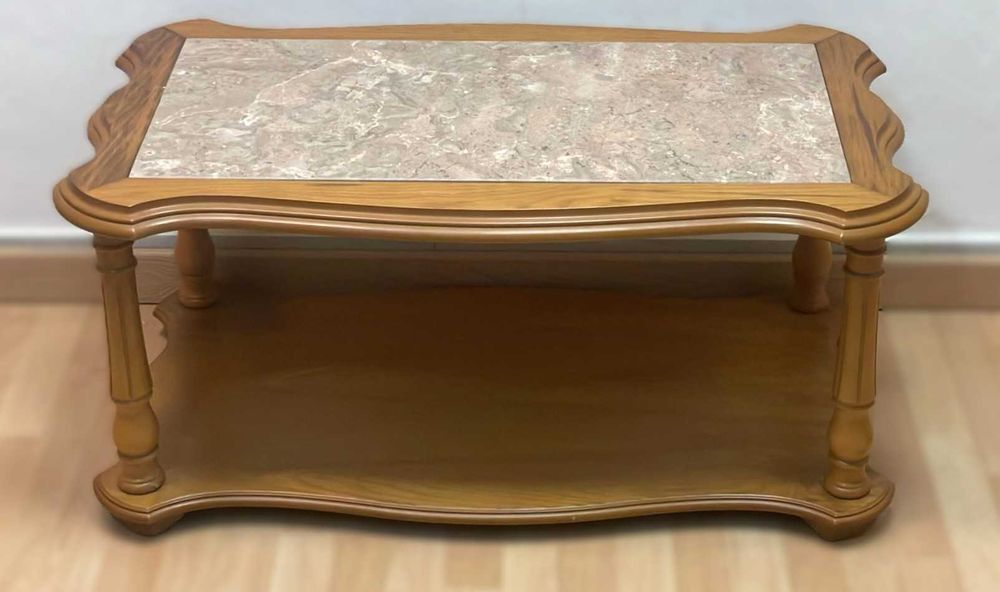 mesa de centro com tampo em marmore