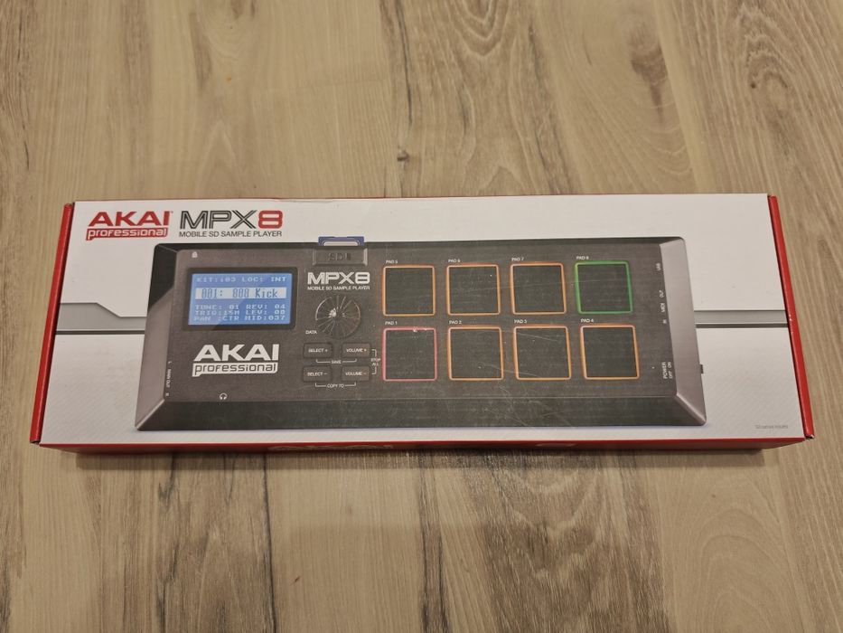 Syntezator Akai Professional MPX8 - jak nowy