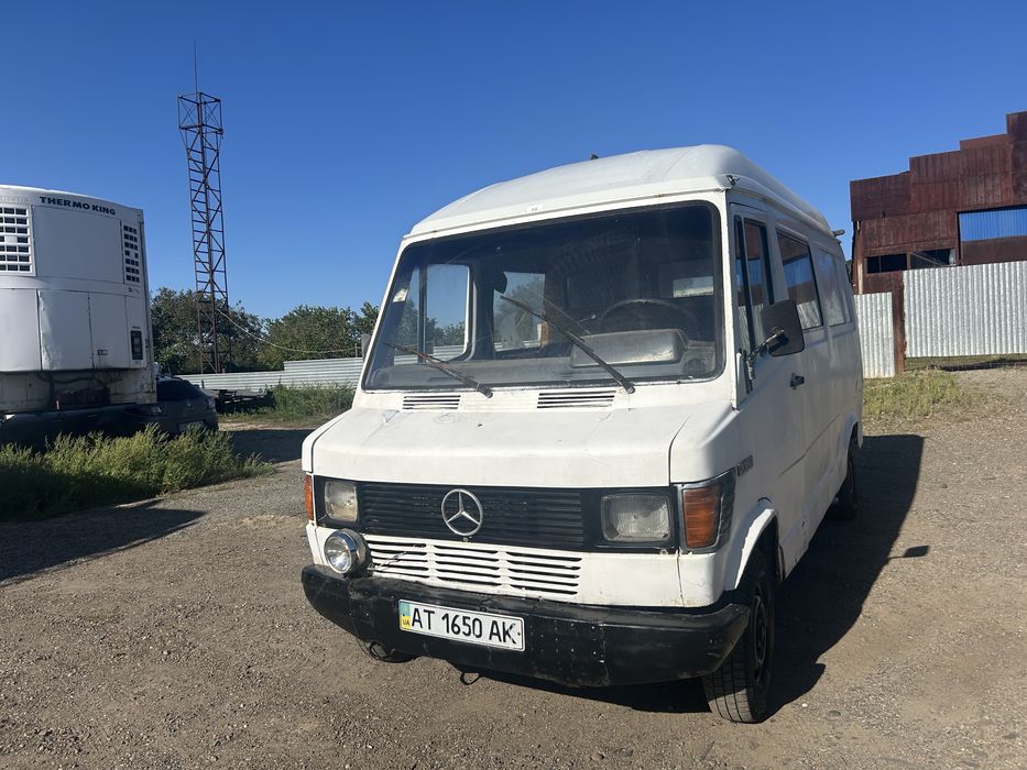 Мерседес 208 2.3д на запчастини