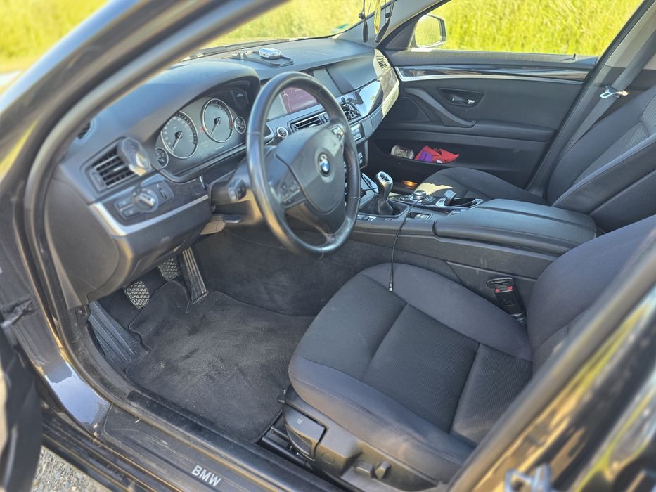 Bmw f11 2.0 184 km. Klima . Hak . Panorama