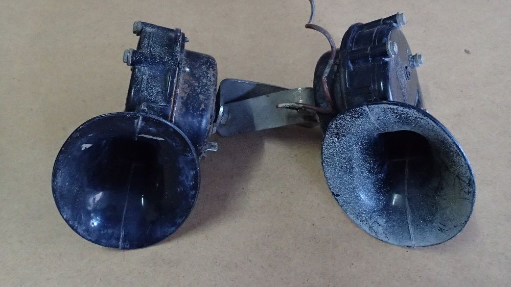 Buzinas de automóvel antigas