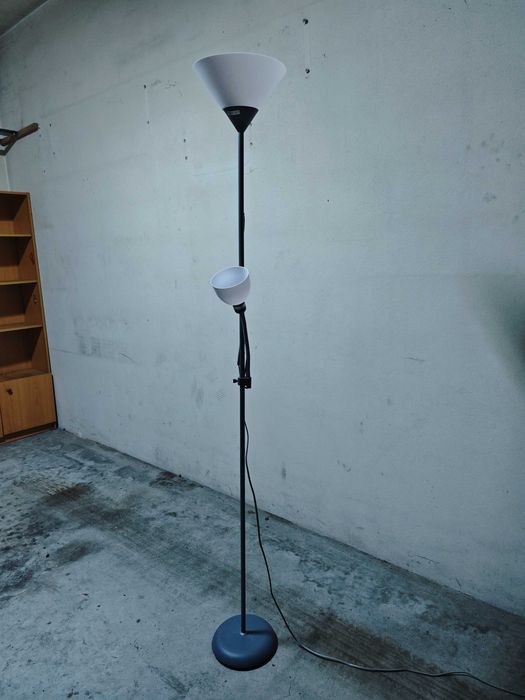 Candeeiro de Pé c/ 2 Fontes de Iluminação