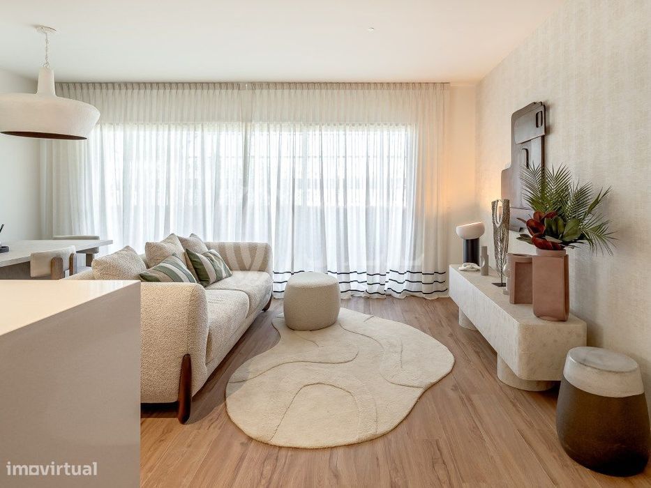 Apartamento T2 com varanda, em Telheiras, Lisboa