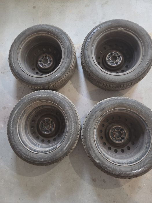 Koła zimowe corolla e12 195/60 r15  4x100