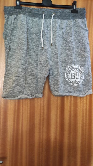 Men's shorts, size XL