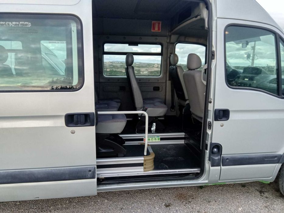 Autocarro minibus 16 lugares