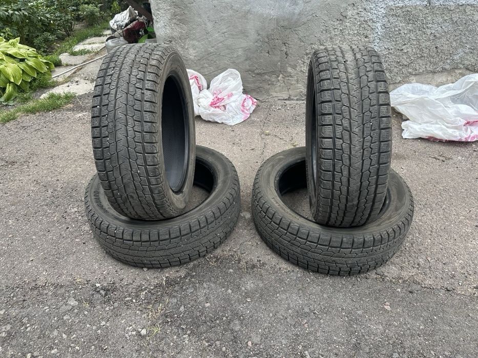 Гума зимова Yokohama 225/55 R19 iceGUARD G075