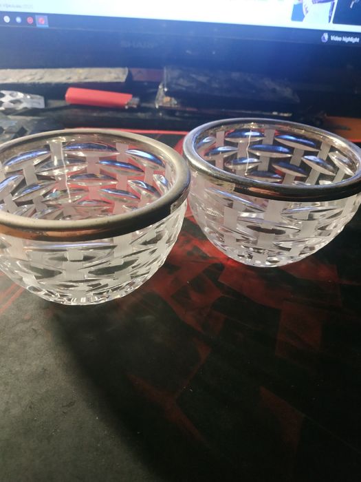 Продам два хрустальных салатника