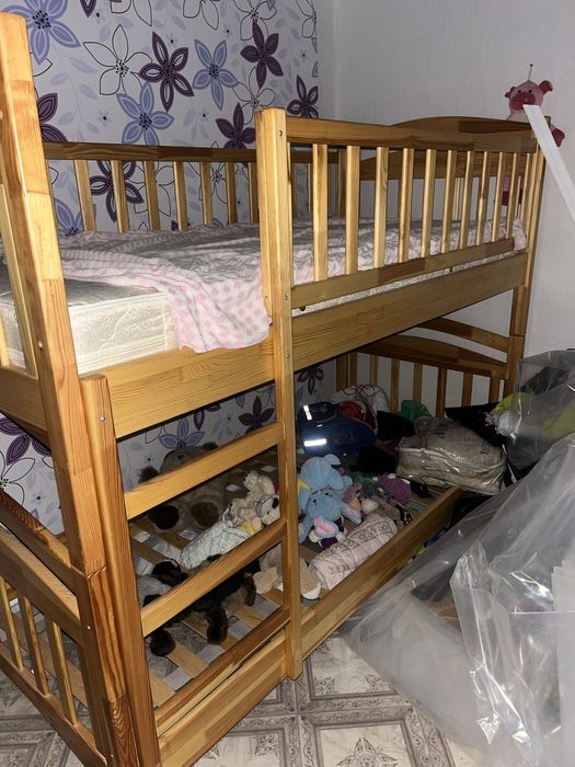Продам двухярусную кровать, б/у