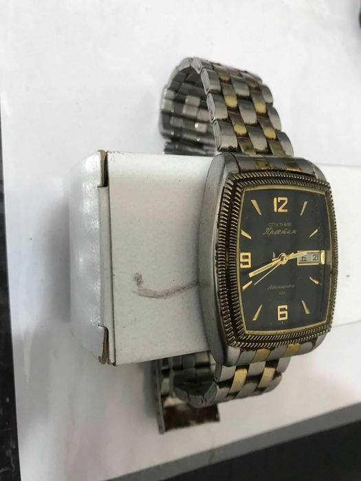 Годинник наручний Супутник престиж із СРСР