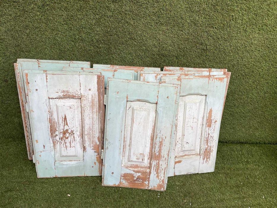 Portadas de janelas antigas, 8 pares