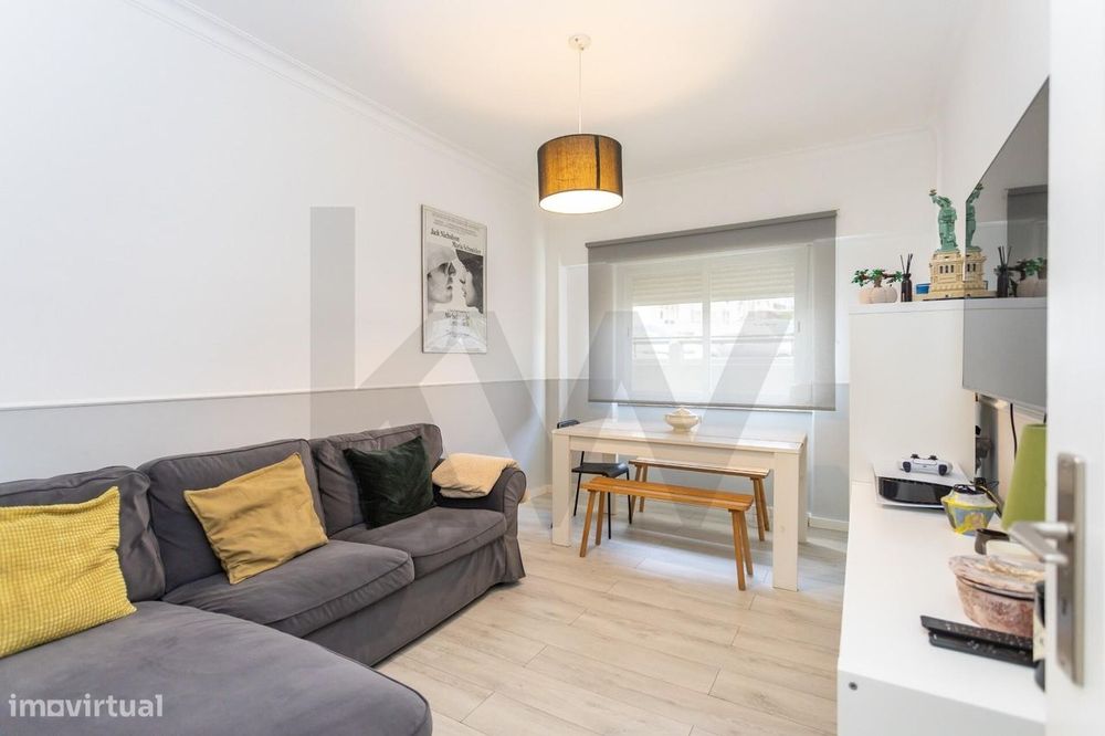 T2 Renovado no Coração de Corroios – O Equilíbrio Perfeito entre Centr