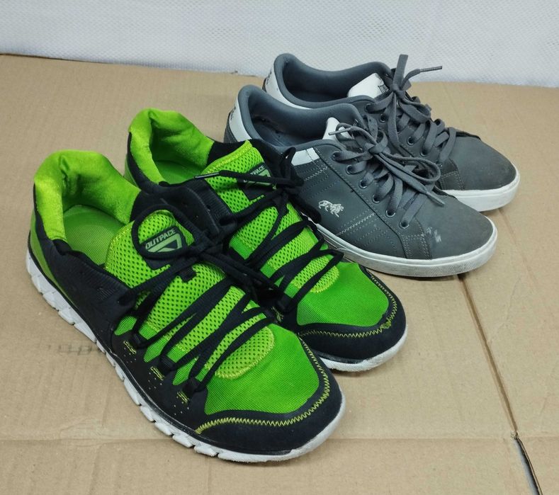 Sapatilhas usadas em bom estado são 2 pares