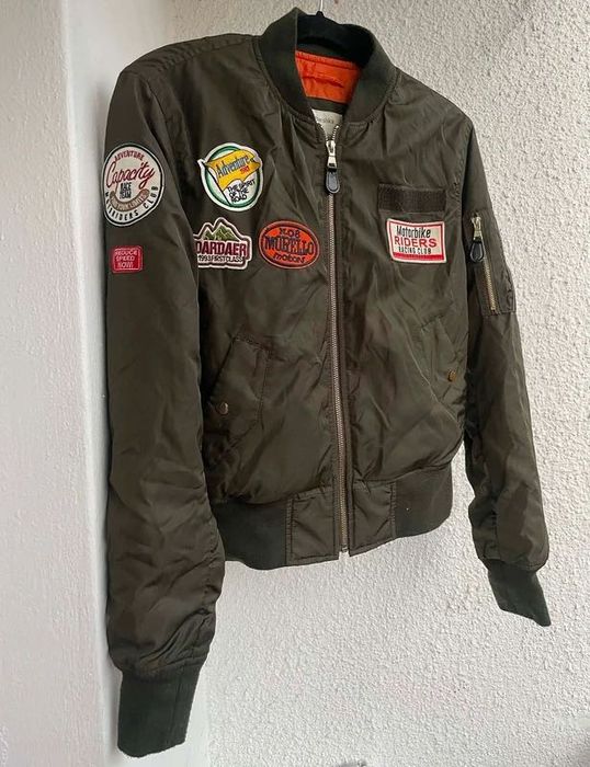 Kurtka bluza bomber S/M Bershka biker naszywki khaki oliwka