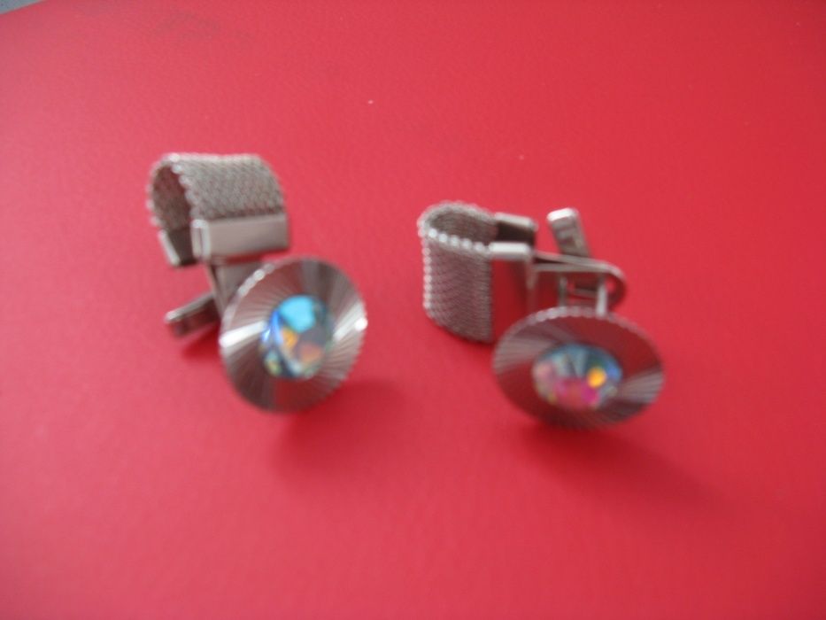 Запонки мужские с камнем