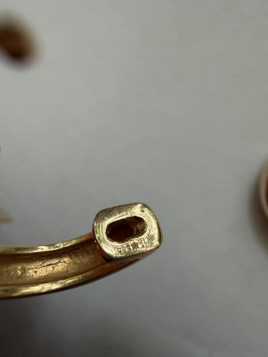 Золотые серьги с бриллиантами