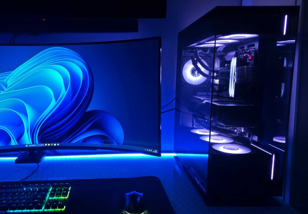 Komputer gamingowy Ryzen 7 9800X3D, RTX 5070ti 16GB, DDR 5 32GB 6800, M2 2Tb 14 000/10 000