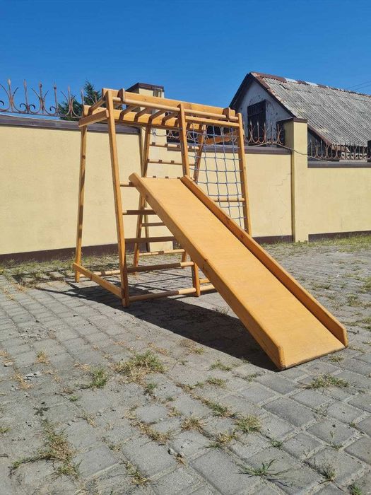 Дитячий спортивний комплекс