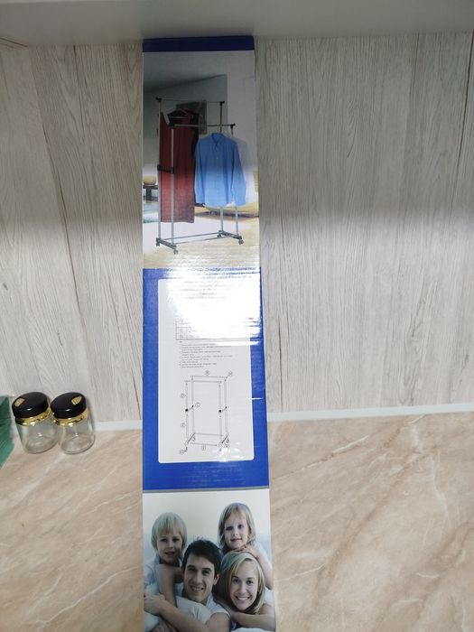 Продам підлогову вішалку