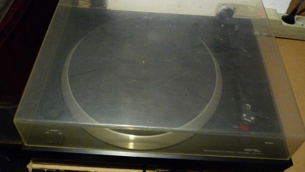 Gramofon ROTEL  RP-310  England