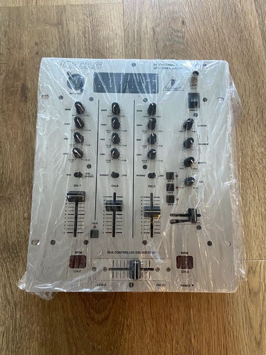 Behringer DX626 (Mesa de Mistura 3 Canais)