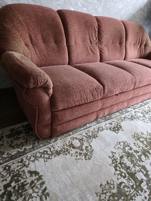 Продам диван у вітальню