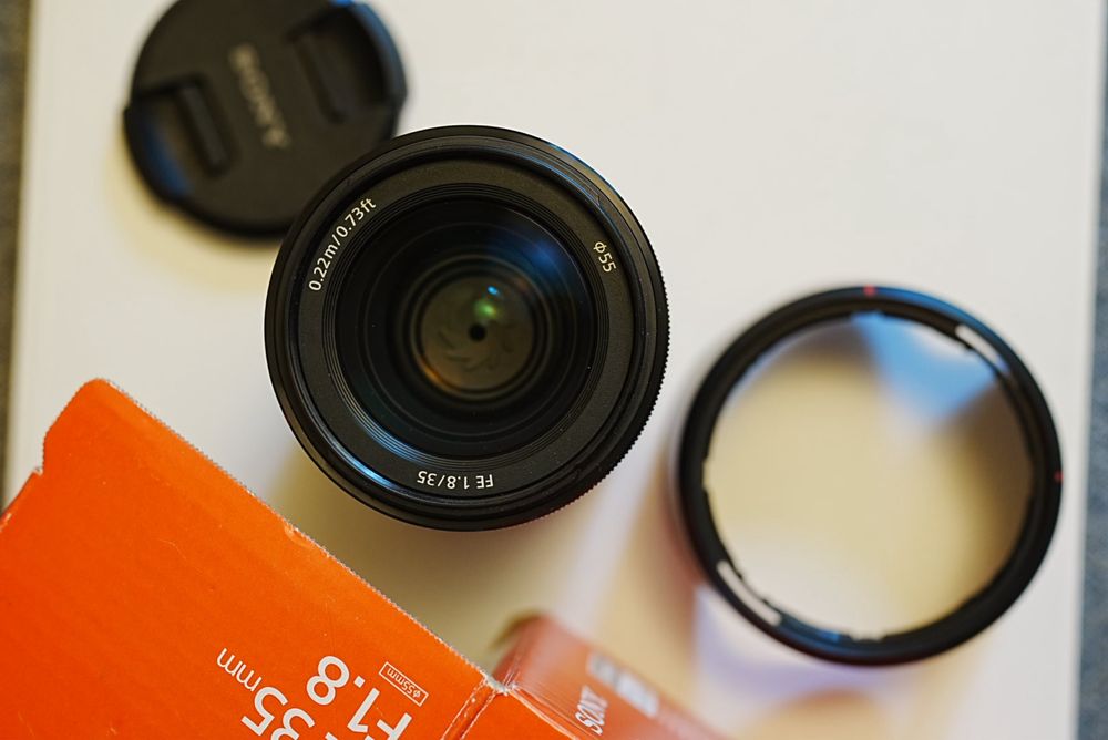 Sony 35mm f/1,8 FE обʼєктив