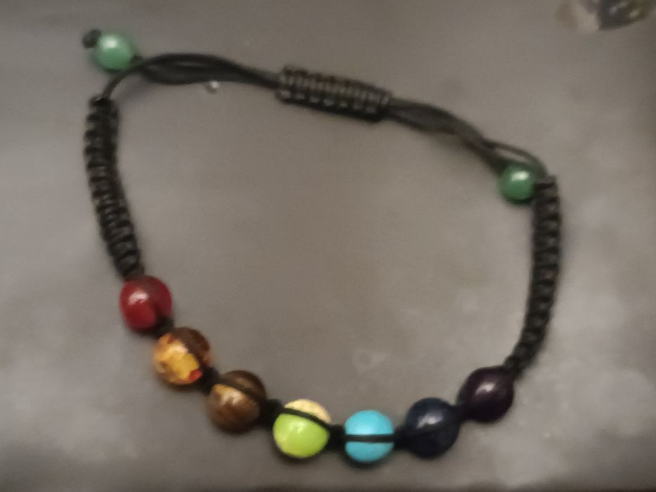 Piękna bransoletka z różnymi oczkami 16cm