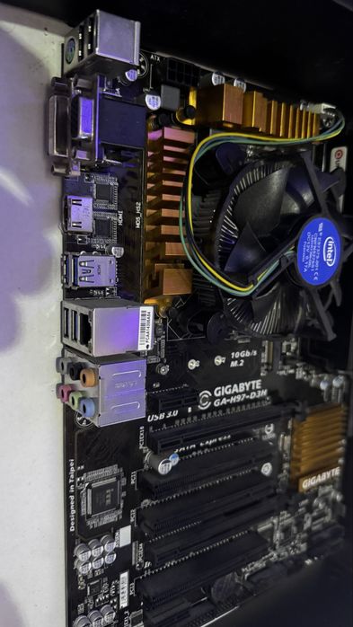 Intel I7 4790 + Gigabyte GA-H97-D3H + 32GB DDR3 1600Mhz