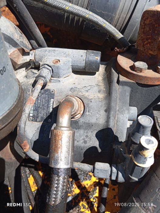 JCB 8052 5.200kg    .