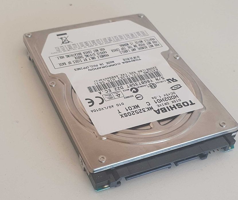 Disco SATA HDD 320 GB 2.5" Toshiba64752397334787122